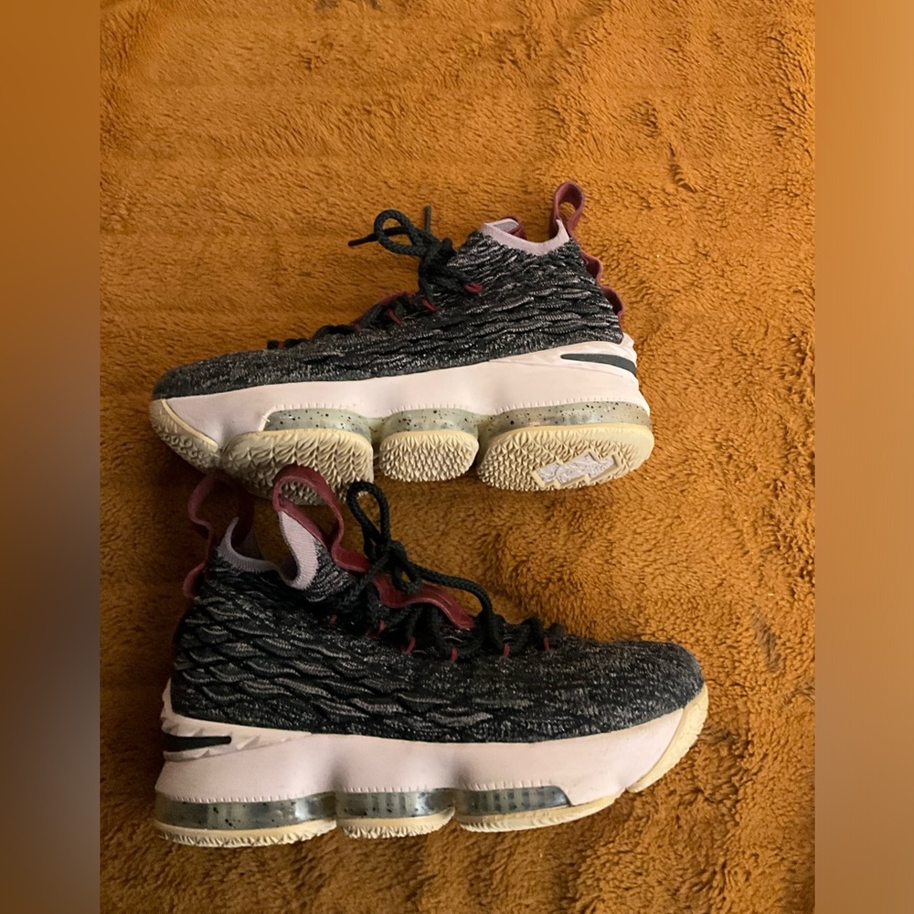 Nike LeBron 15 GS Basketball Rare Sneakers Pride of Ohio Black Gray Youth 4.5Y - Picture 4 of 11
